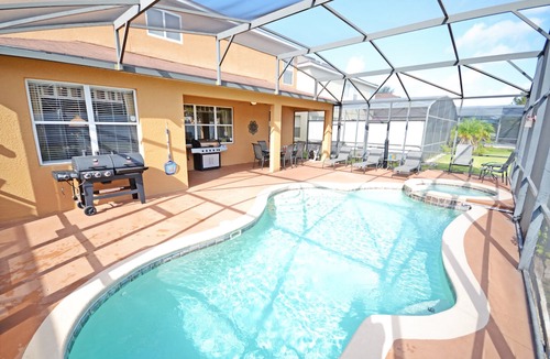 Bella Toscana Villa | Large 5 Bedroom Pool Home - Bella Toscana