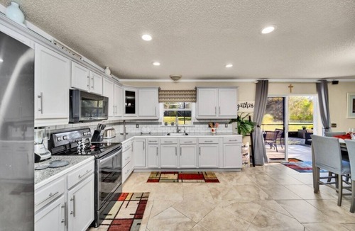 Kissimmee Villa | Large 5 Bedroom Property Close to All The Attractions