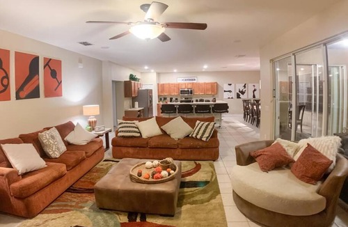 Bellavida House | Large 6 Bedroom Home Near Disney World - Private Pool, Hot Tub and Grill