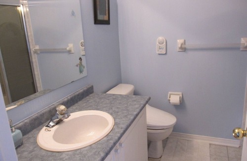 East Credit House | Large Airy Room Ensuite Vegetarian Only