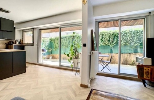19th Arrondissement Apartment | Large apartment in the center of Paris with two terraces