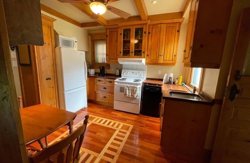 Liberty Village House | Large, comfortable, private three bedroom home in South Parkdale, Toronto!