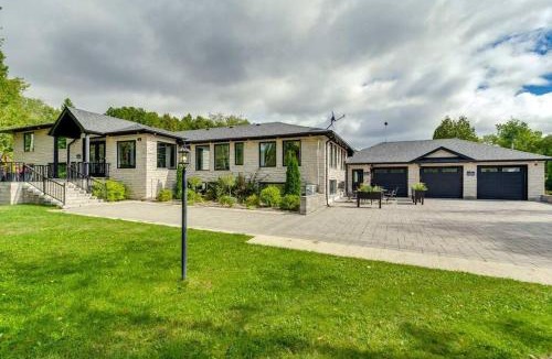 King House | Large Estate with Luxury Collection of Amenities