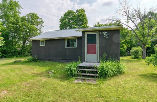 Frontenac Cabin | Large Group Lake Haven: 3-Bed/Bunks!, Sleeps 8, Full Kitchen, AC