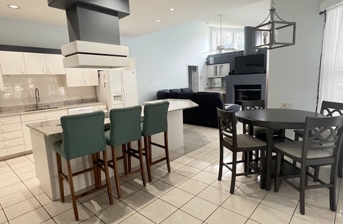 Greater Northdale House | Large home close to St. Peter beach and Clearwater beach, close by bush garden.