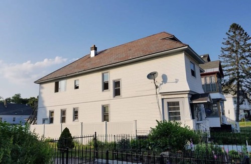Schenectady Apartment | large king room with 1gb wifi jacuzzi. fireplace
