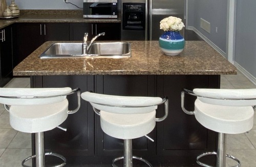 Clarington House | Large & Luxurious 4 Bedroom Executive House in Newcastle - Clarington Ontario