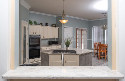 Algiers House | Large Mini Mansion 5 bedroom home, Bed and Breakfast