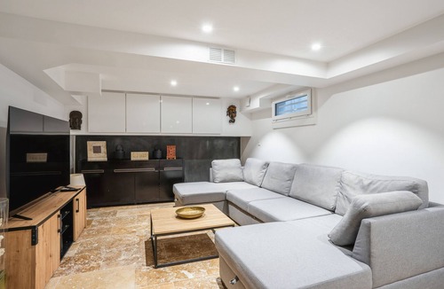 Bagnolet House | Large modern new house in Bagnolet - Welkeys