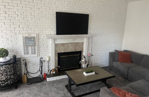Copiague House | Laylas Gem private waterside house 3 bedroom 2 bath 2 fl backyard WiFi no key NY