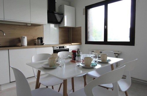 La Mare Apartment | Le 15' de paris - Three Bedroom Apartment, Sleeps 8