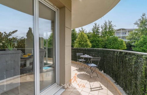 Montevrain Apartment | Le Bora, 6 guest, 10 min Disneyland Paris