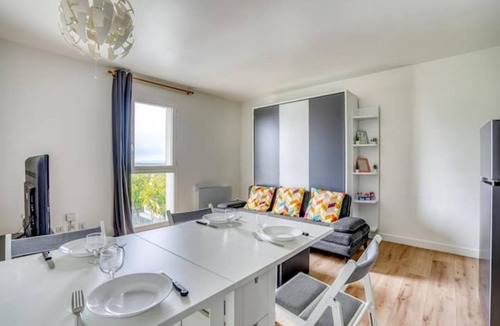 Chalifert Apartment | Le Convertible - Proche Disney - Parking Privé