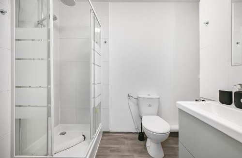 Rosny-sous-Bois Apartment | Le Luna - Studio - Near Paris - RER E - Metro 16