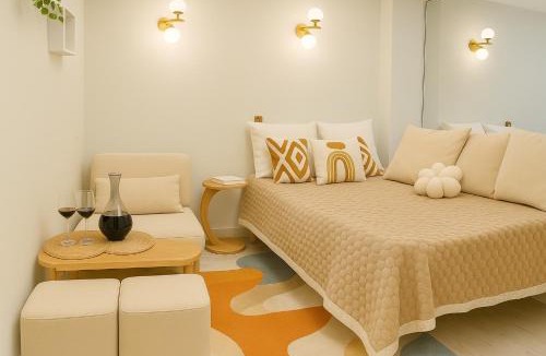 Strasbourg -Saint-Denis Apartment | LE MARAIS-SAINT MARTIN working & living