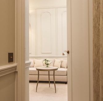 7th Arrondissement Hotel | Le Narcisse Blanc