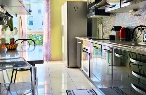 Bobigny Apartment | Le Riad, spacious apartment in Bobigny