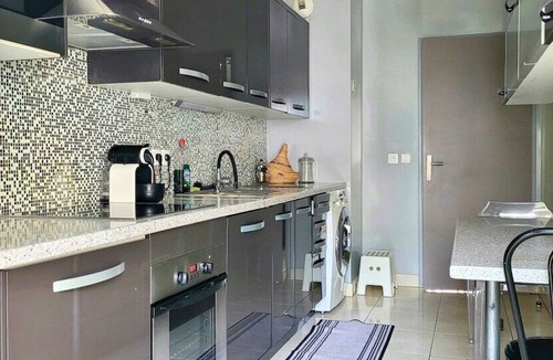 Bobigny Apartment | Le Riad, spacious apartment in Bobigny