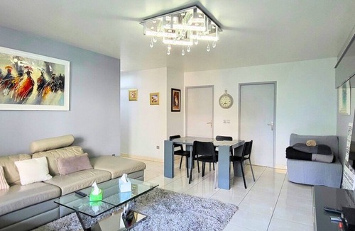 Bobigny Apartment | Le Riad, spacious apartment in Bobigny