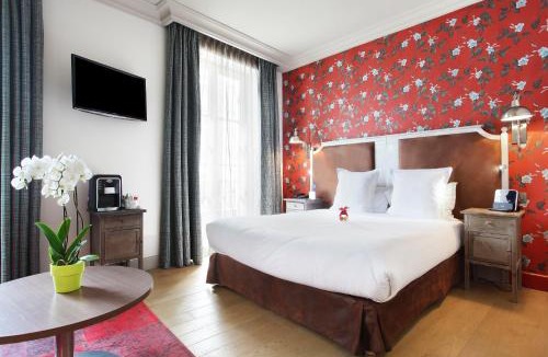 Hopital Saint-Louis Hotel | Le Robinet d'Or Paris Canal Saint Martin