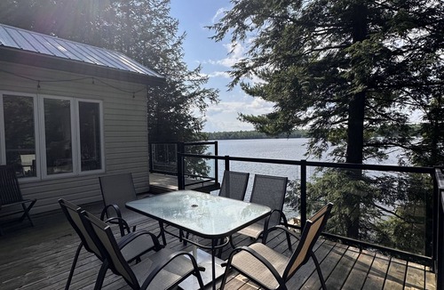Muskoka Lakes Cottage | Lennys Lakehouse in Muskoka.n20 minutes to Port Carling or Bracebridge!