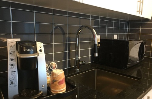 Thornhill Hotel | Liberty Suites Hotel
