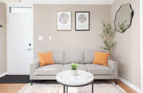 King West Village Apartment | Liberty Village Home 5 mins to Lakeshore!