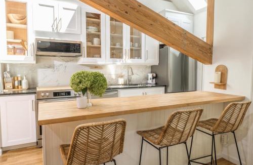 Wilton Apartment | Light filled zen 3BR Penthouse - 7 min to Westport