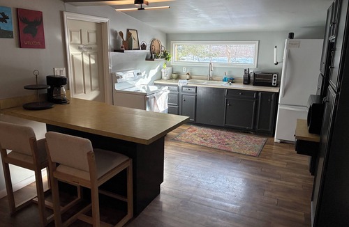 Ligonier Cabin | Ligonier Creekside Cabin in Laurel Highlands
