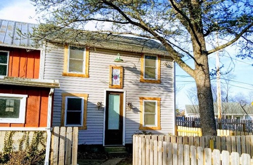 Linglestown House | Linglestown Apartment. Washer & dryer, free parking, 15 minutes to Hershey!