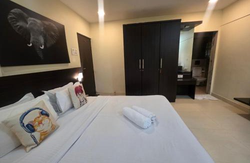 Park Road Apartment | Lite Stays - Vile Parle East