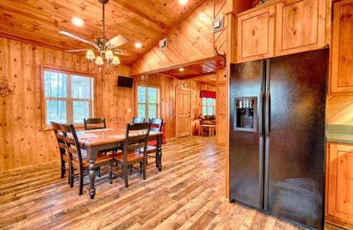 Pinetop-Lakeside Cabin | Little Bear Cabin, a cozy getaway!