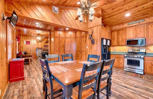 Pinetop-Lakeside Cabin | Little Bear Cabin, a cozy getaway!