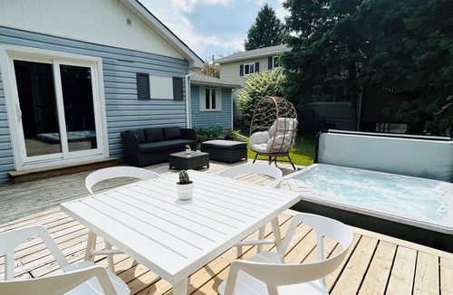 Owen Sound House | Little Blue Oasis