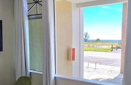 Ruskin Apartment | Little Harbor Resort #308 Tampa Bay FL Beach, Bayview, Pools