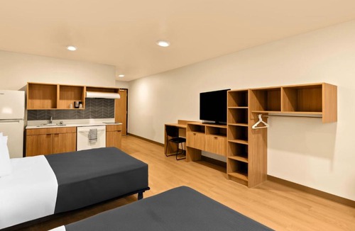 Syracuse Hotel | LivAway Suites Syracuse