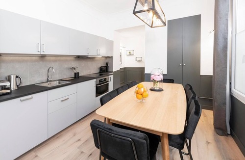 Quartier du Faubourg-Montmartre Apartment | LivinParis | Luxury 3 Bedrooms Opera I