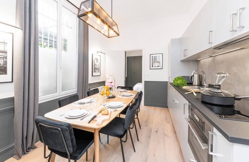 Quartier du Faubourg-Montmartre Apartment | LivinParis | Luxury 3 Bedrooms Opera I