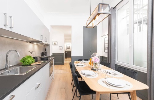 Quartier du Faubourg-Montmartre Apartment | LivinParis | Luxury 3 Bedrooms Opera I