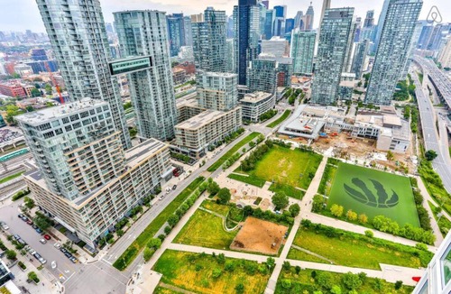 CityPlace Apartment | [Locals]·T305@Cozy lake+CN tower view 3bdr free parking.