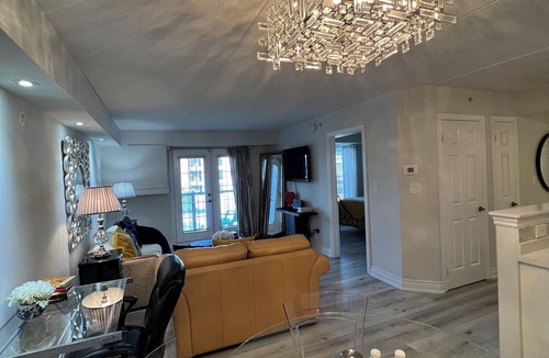 Halton Regional Municipality Apartment | Located on 2nd Floor of Condo, Entire Apt, Free Wifi, Free Parking