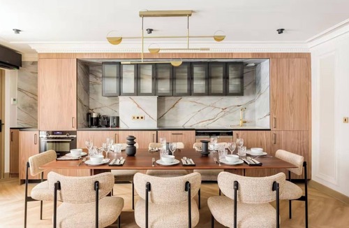 Quartier du Faubourg-Montmartre Apartment | LOCATED WITHIN WALKING DISTANCE OF THE PALAIS ROYAL & LOUVRE WITH AIR CON- OPERA