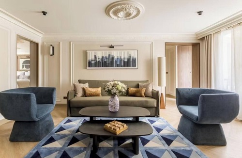 Quartier du Faubourg-Montmartre Apartment | LOCATED WITHIN WALKING DISTANCE OF THE PALAIS ROYAL & LOUVRE WITH AIR CON- OPERA