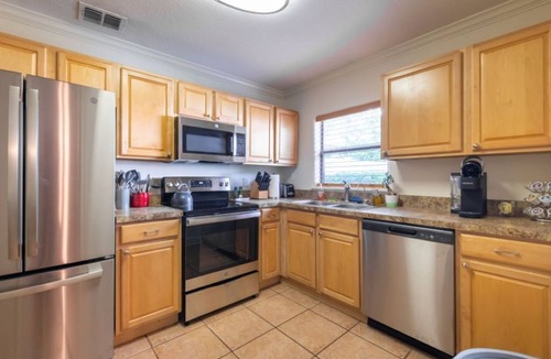 Winter Park House | LOCATION! COZY COMFORT 2 BLOCKS FROM PARK AVE W POOL, HOT TUB AND GRILL STATION!