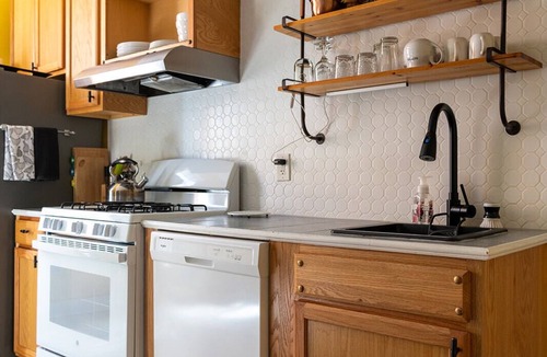 Lower Garden District House | Location Location Location!Renovated historic house off Magazine st-Lower Garden