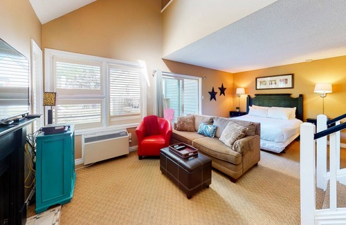 Craigleith Other | Loft ∙ 1 bedroom ∙ 4 guests