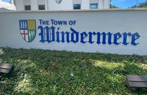 Windermere Apartment | Lofted Private Suite, Pool, Parking, Wifi, Kitchenette, Workspace