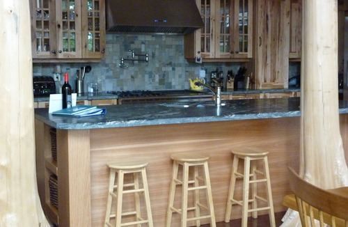 McKellar Cottage | Log Home, Sunsets, Sand Beach, Sauna, Fishing boat, Muskoka Room, Golf