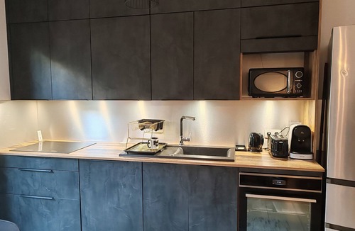 Faubourg de l'Arche Apartment | Long Stay Courbevoie Charmant Apt T3 Jardin + Terrasse, Calme, Proche Transports