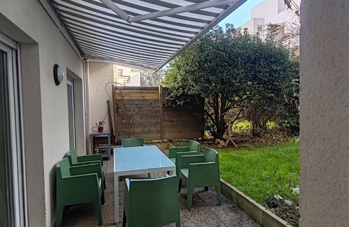 Faubourg de l'Arche Apartment | Long Stay Courbevoie Charmant Apt T3 Jardin + Terrasse, Calme, Proche Transports